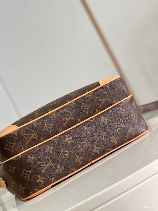 WIS MESSENGER LOUIS VUITTON 0724